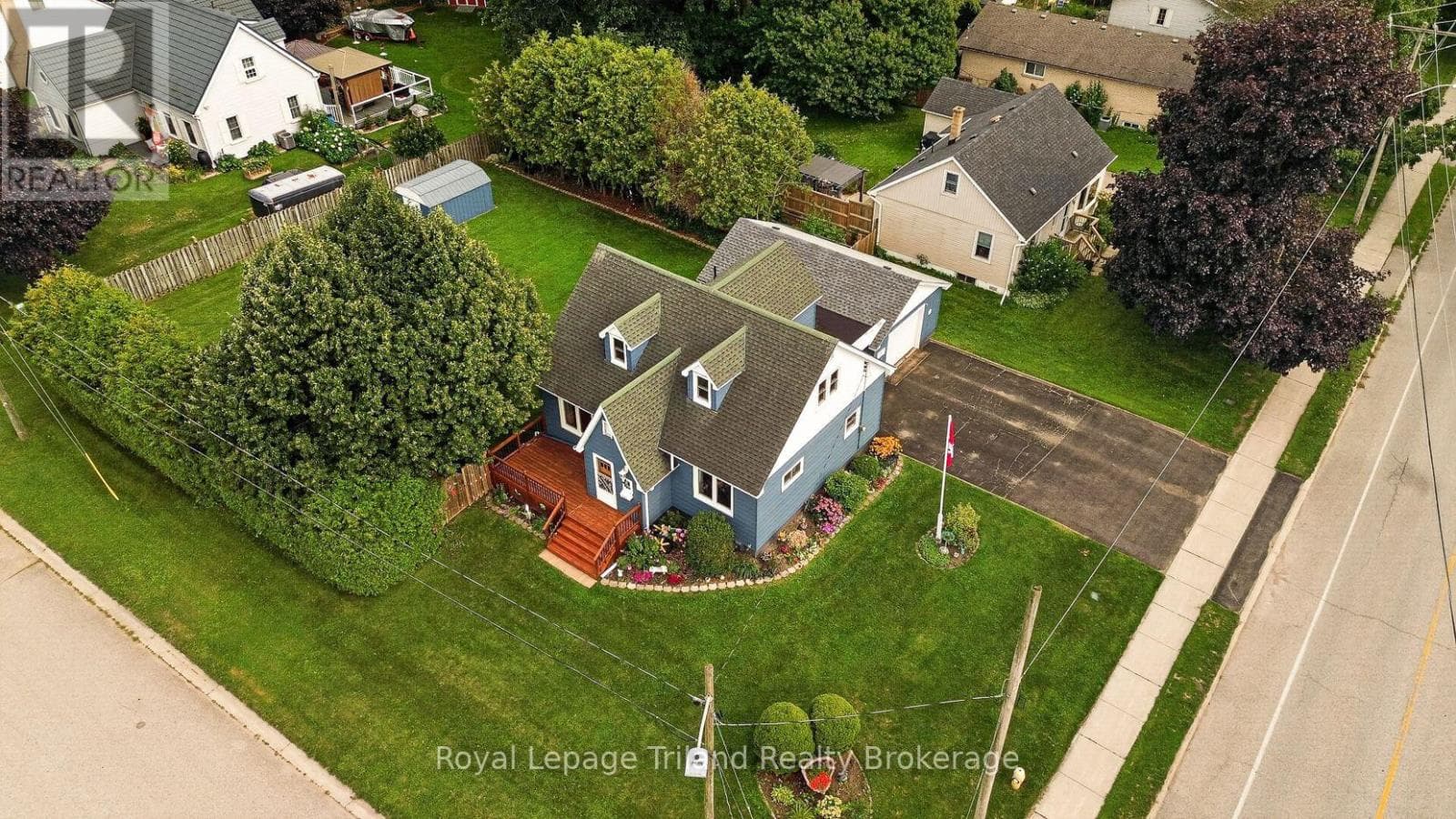 Single Family at 241 Delatre Street, Zorra (Thamesford), Ontario - Photo 2 - RE/MAX Garden City Realty