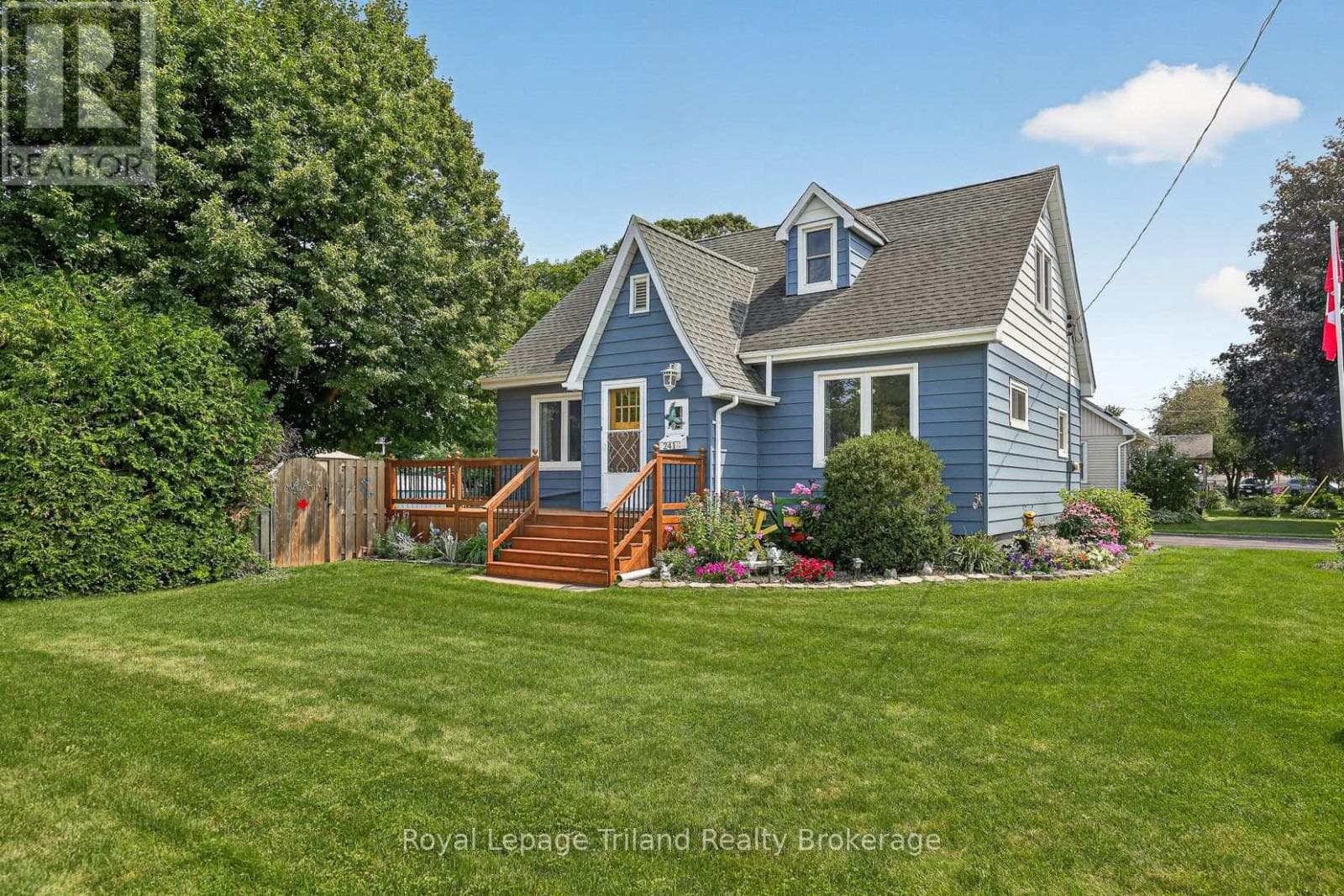 Single Family at 241 Delatre Street, Zorra (Thamesford), Ontario - Photo 4 - RE/MAX Garden City Realty