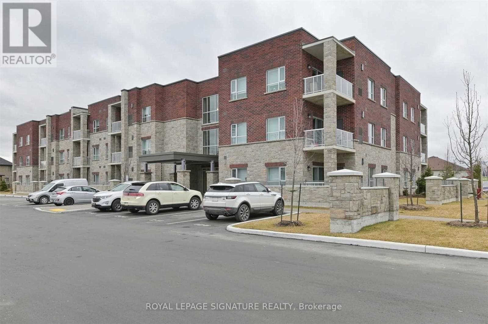 208- 529 South Pelham Road