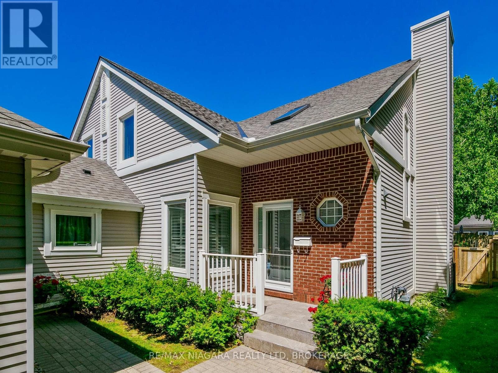 23- 5 Lakeside Drive