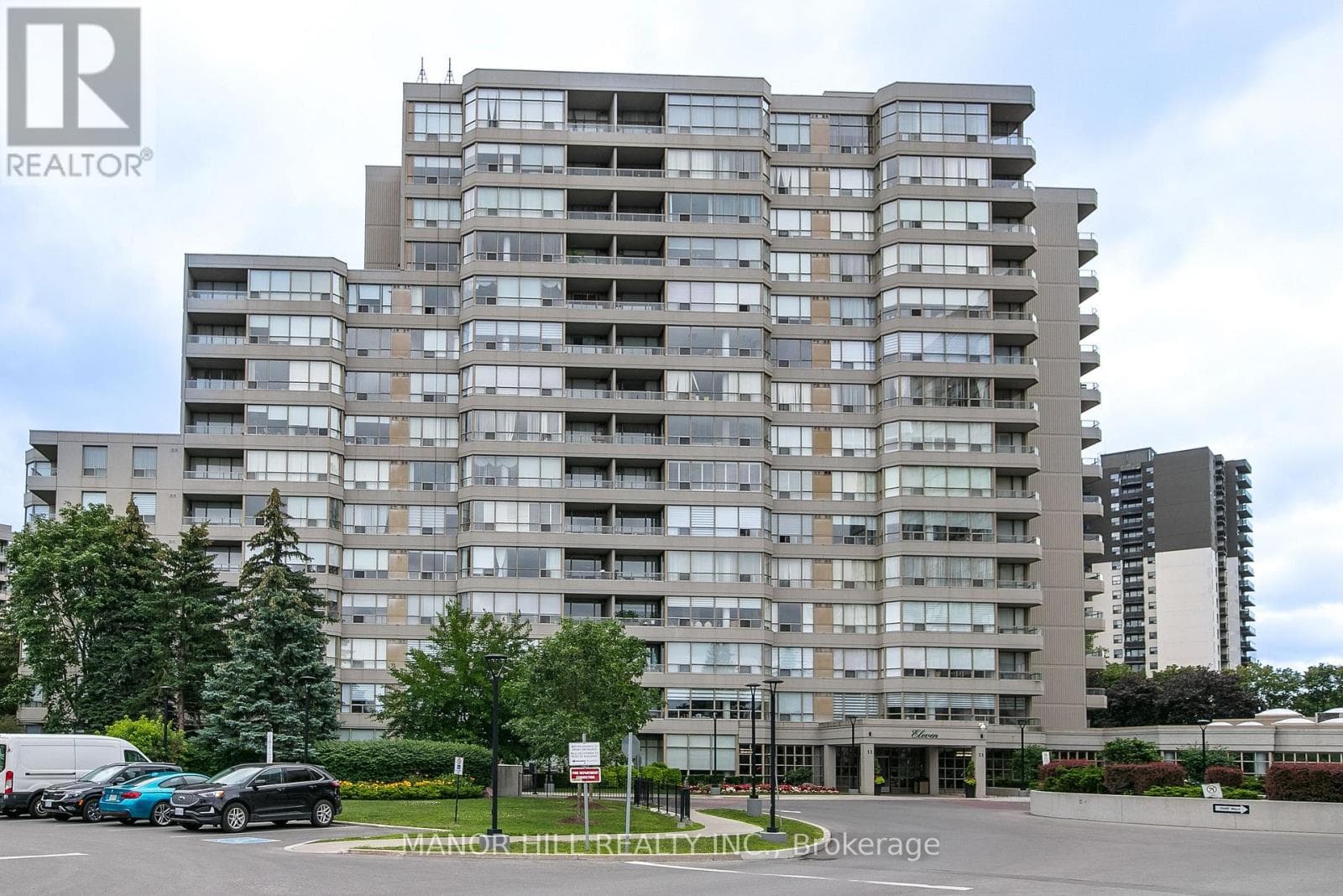 814- 11 Townsgate Drive