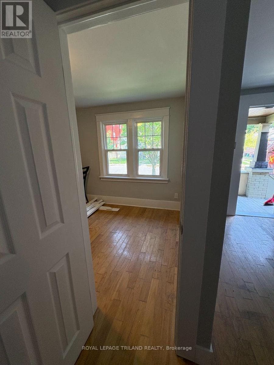Single Family at 193 Huron Street, London East (East B), Ontario - Photo 3 - RE/MAX Garden City Realty