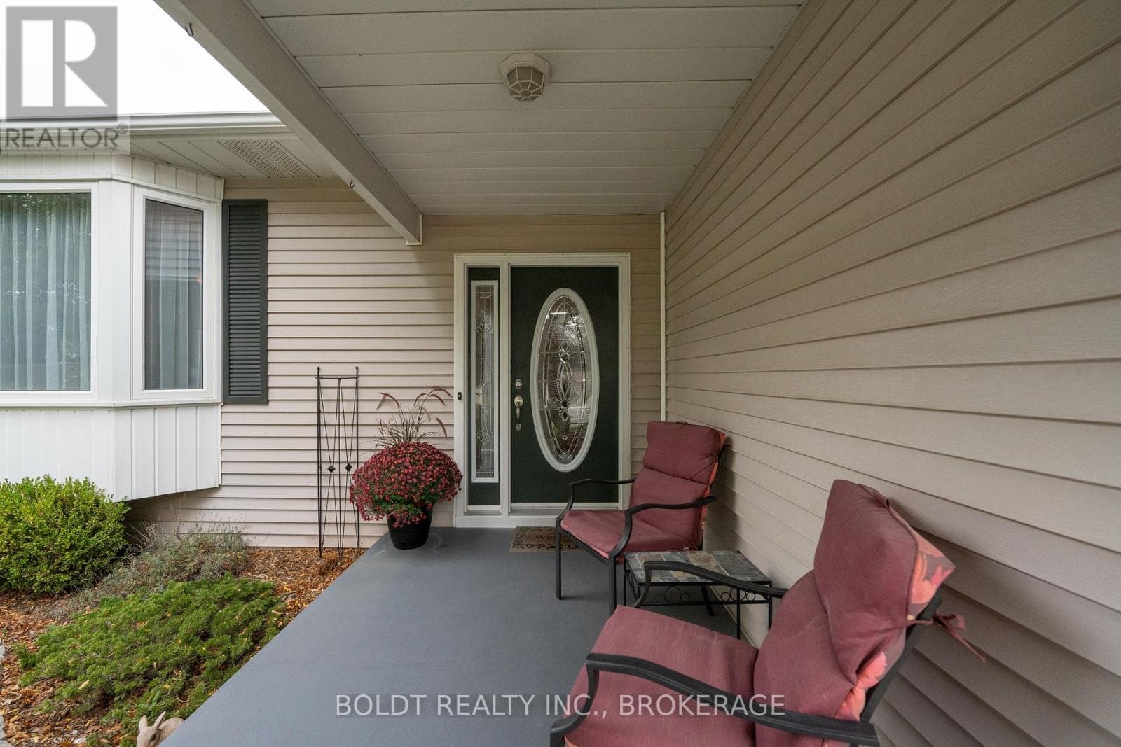 Single Family at 48 Homestead Drive, Niagara-on-the-Lake (Virgil), Ontario - Photo 4 - RE/MAX Garden City Realty