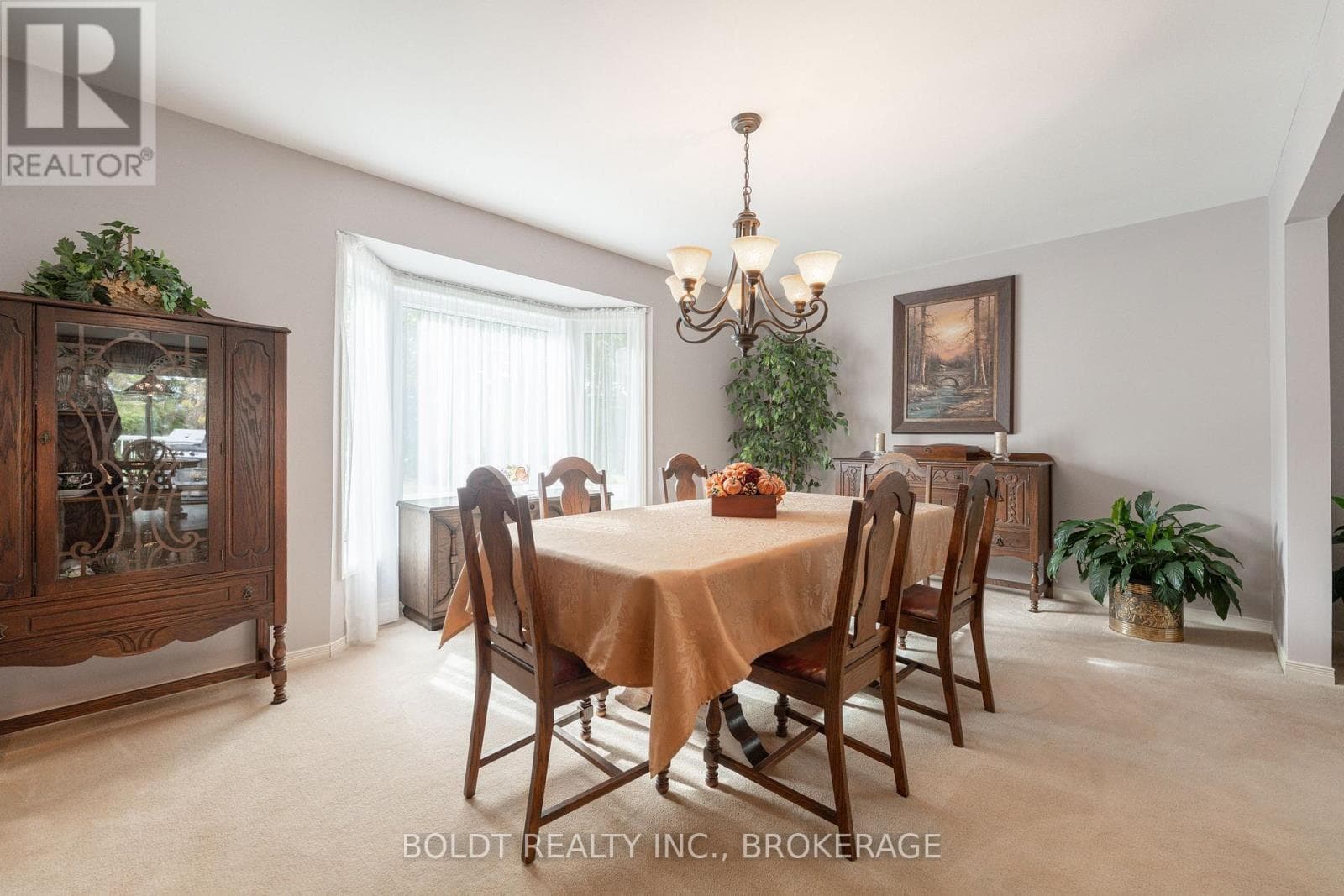 Single Family at 48 Homestead Drive, Niagara-on-the-Lake (Virgil), Ontario - Photo 7 - RE/MAX Garden City Realty