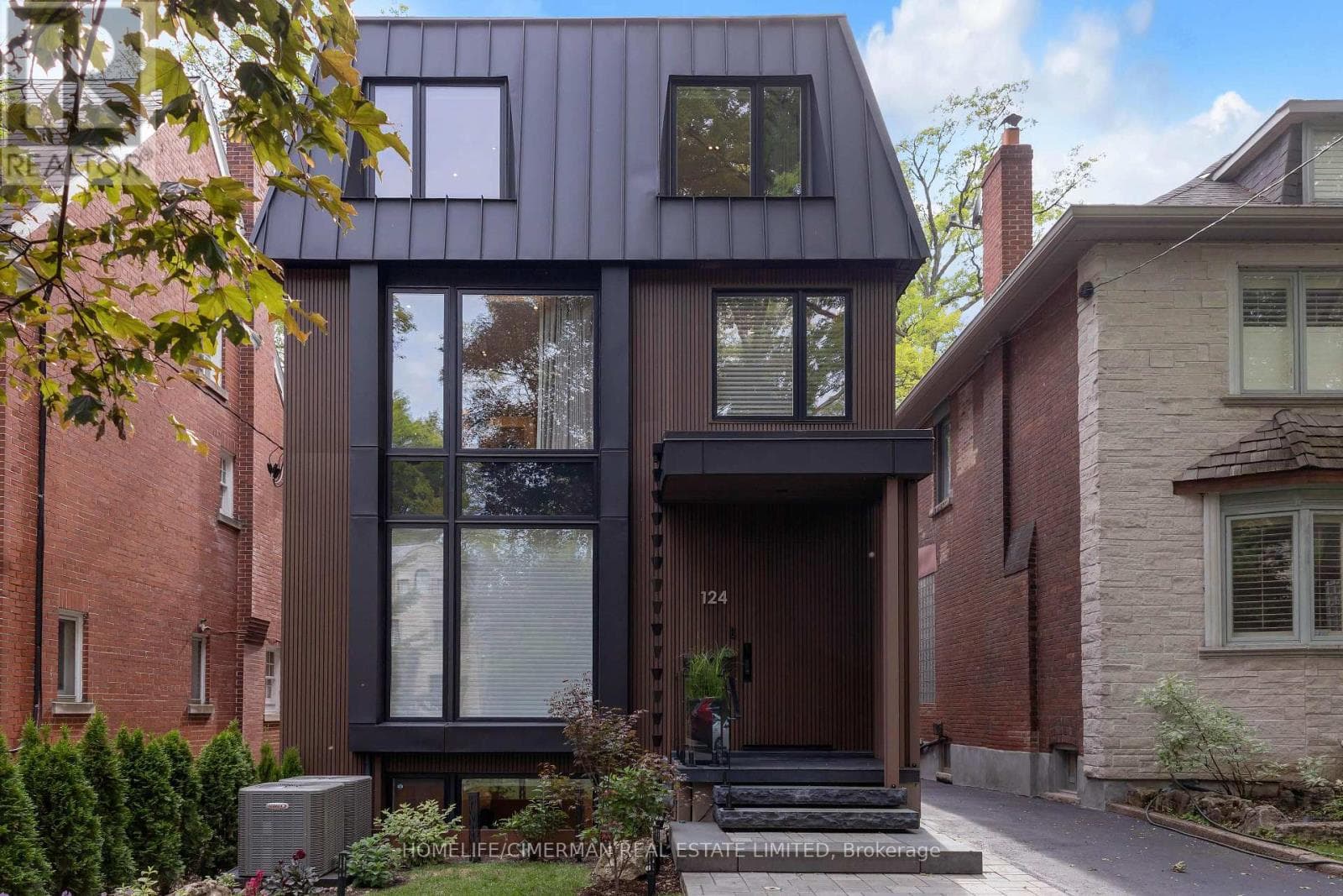 124 Lyndhurst Avenue