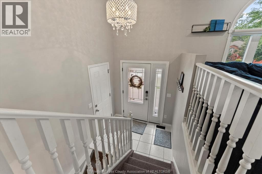 Single Family at 1095 LAKEVIEW, Windsor, Ontario - Photo 3 - RE/MAX Garden City Realty