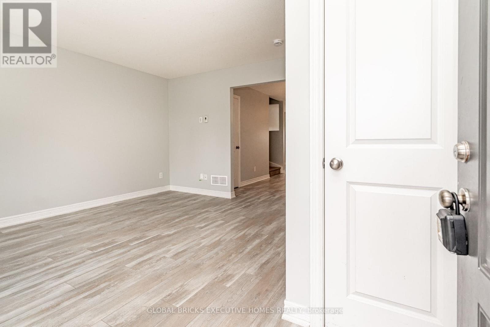 Single Family at 79- 7768 Ascott Circle, Niagara Falls (Ascot), Ontario - Photo 6 - RE/MAX Garden City Realty