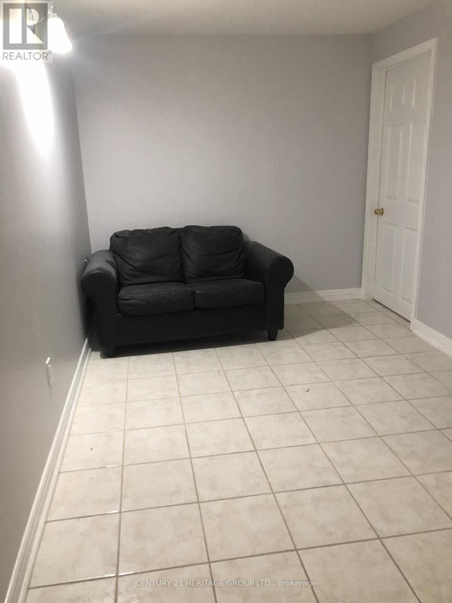 Single Family at Apt 1- 16 Cartmel Drive, Markham (Milliken Mills East), Ontario - Photo 8 - RE/MAX Garden City Realty