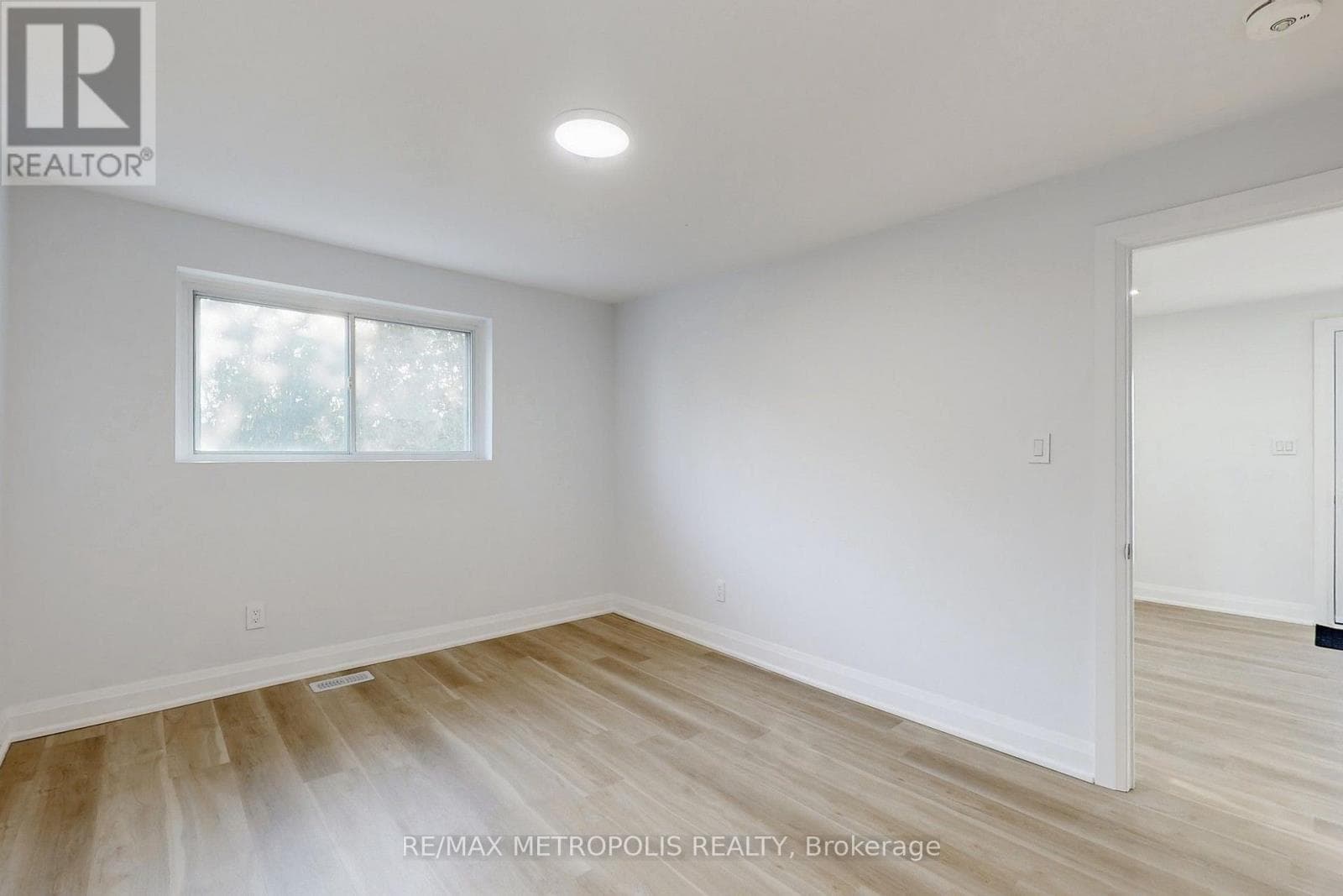 Multi-family at Upper- 85 Primula Crescent, Toronto (Humber Summit), Ontario - Photo 10 - RE/MAX Garden City Realty
