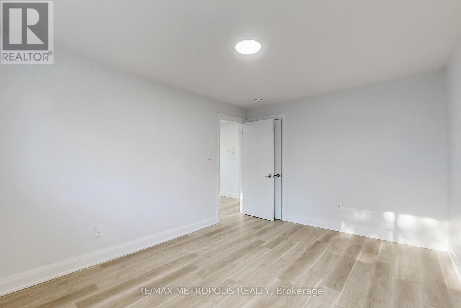 Multi-family at Upper- 85 Primula Crescent, Toronto (Humber Summit), Ontario - Photo 8 - RE/MAX Garden City Realty
