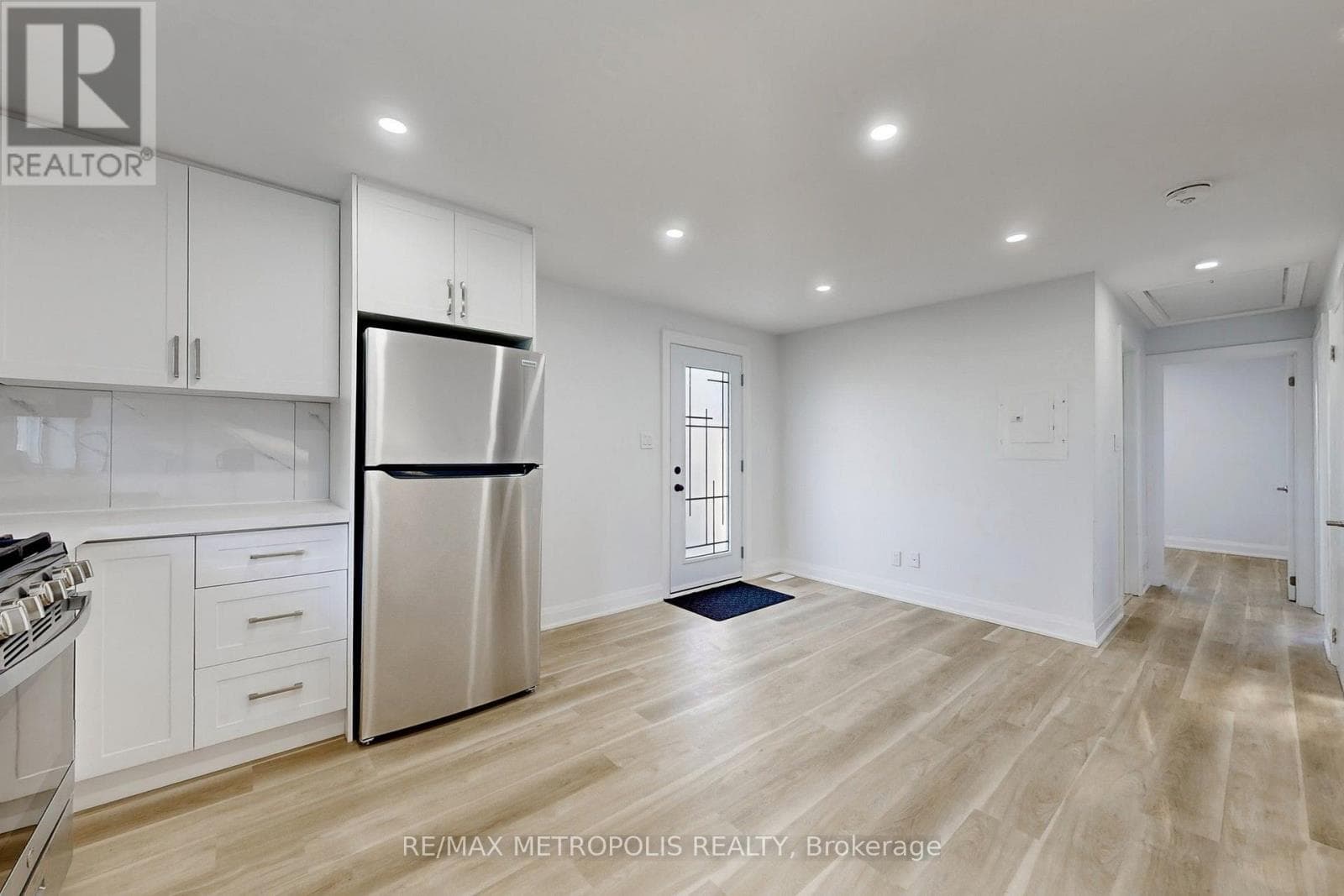 Multi-family at Upper- 85 Primula Crescent, Toronto (Humber Summit), Ontario - Photo 9 - RE/MAX Garden City Realty