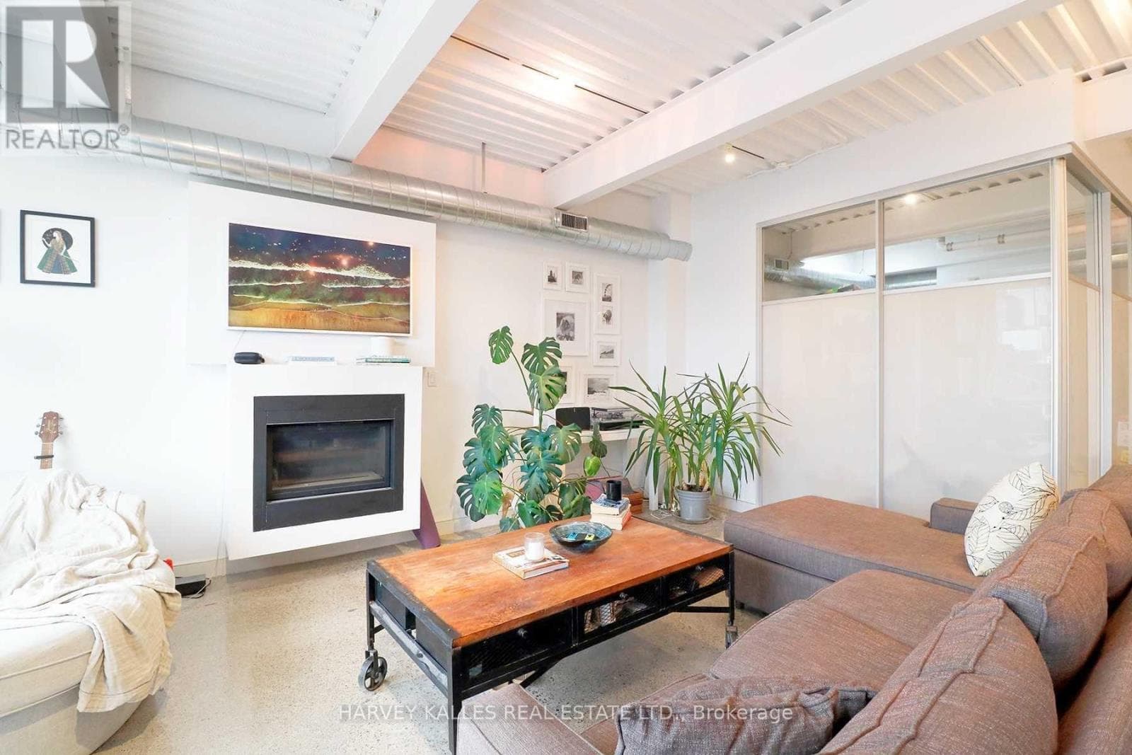 Multi-family at PH3A- 214 Bathurst Street, Toronto (Trinity-Bellwoods), Ontario - Photo 5 - RE/MAX Garden City Realty