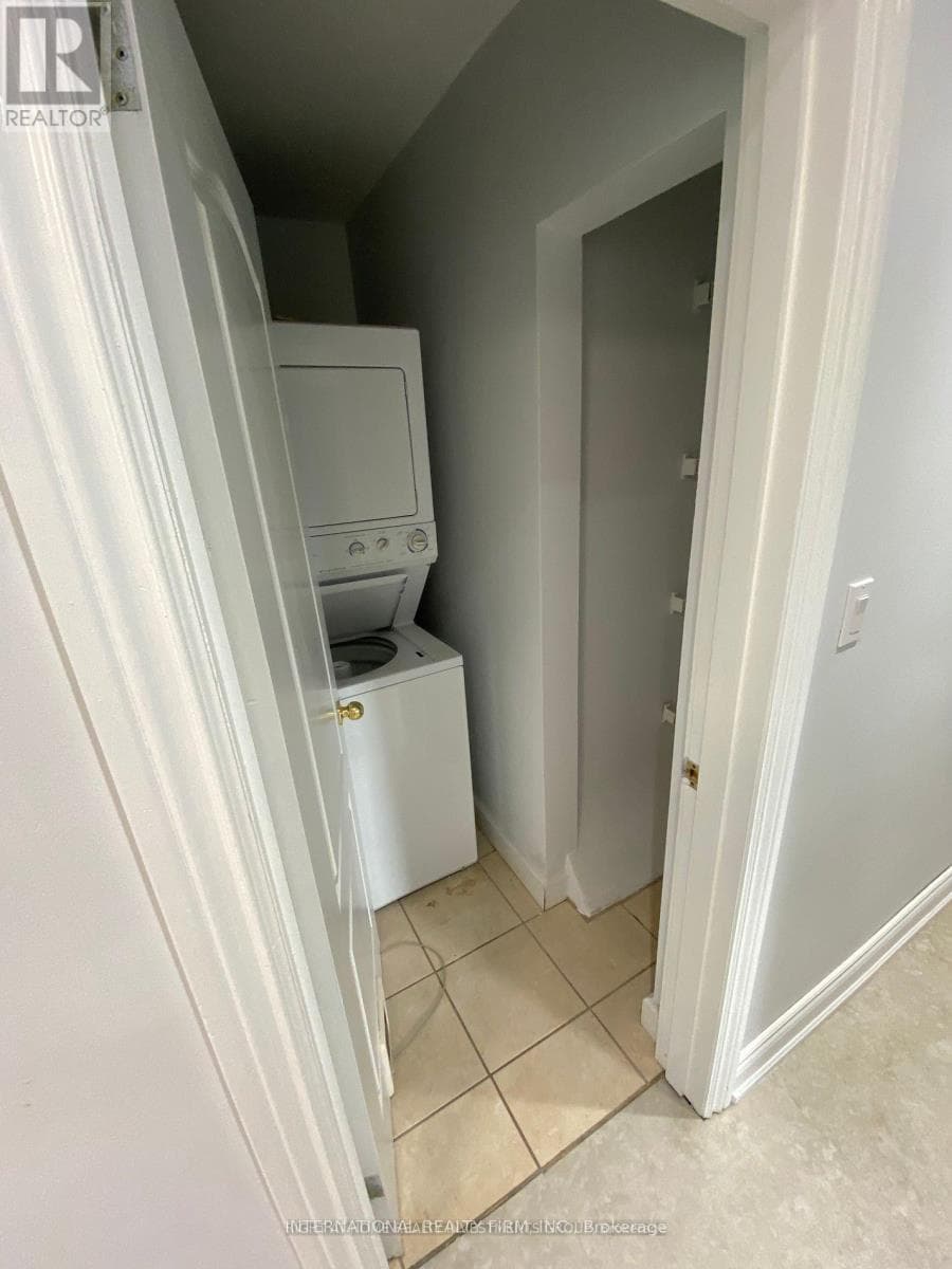 Single Family at Main- 53 Belfry Drive, Newmarket (Huron Heights-Leslie Valley), Ontario - Photo 10 - RE/MAX Garden City Realty