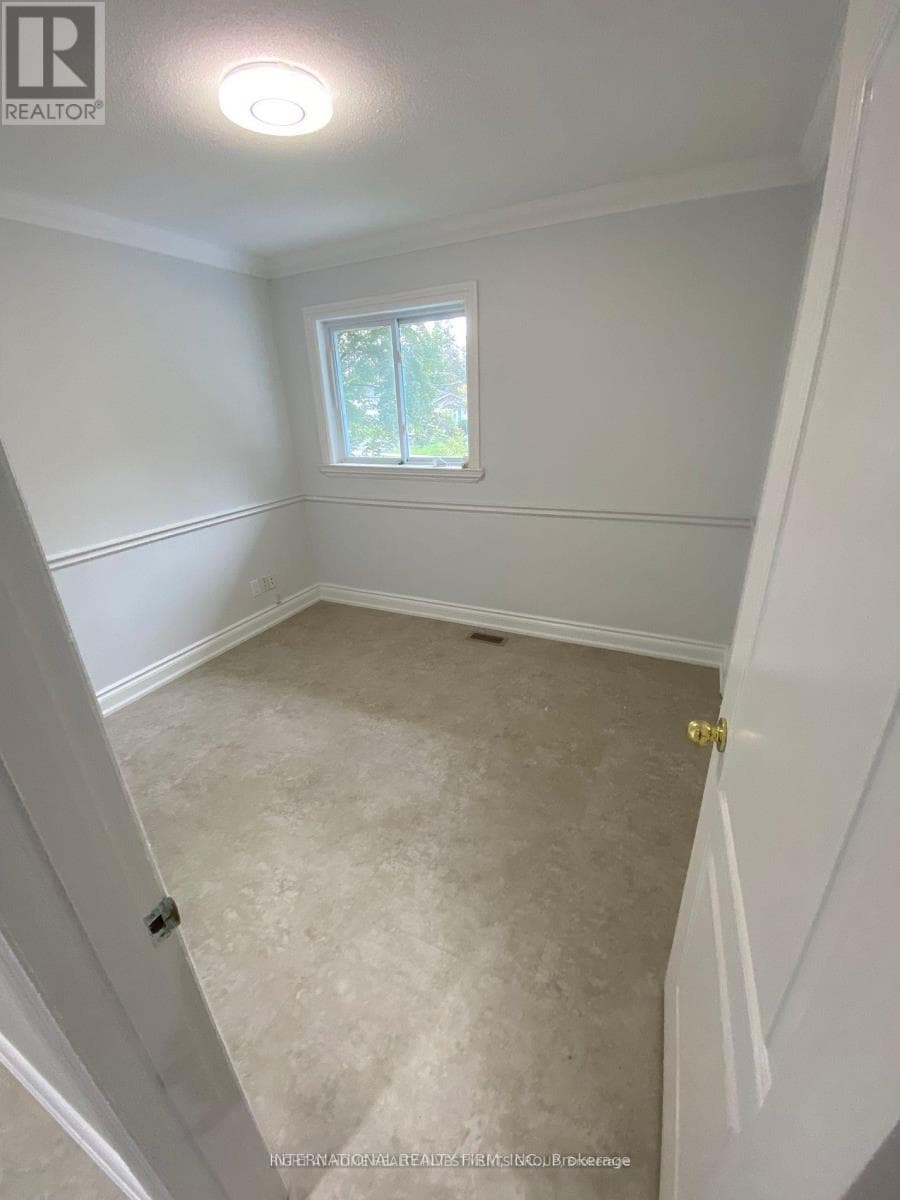 Single Family at Main- 53 Belfry Drive, Newmarket (Huron Heights-Leslie Valley), Ontario - Photo 9 - RE/MAX Garden City Realty