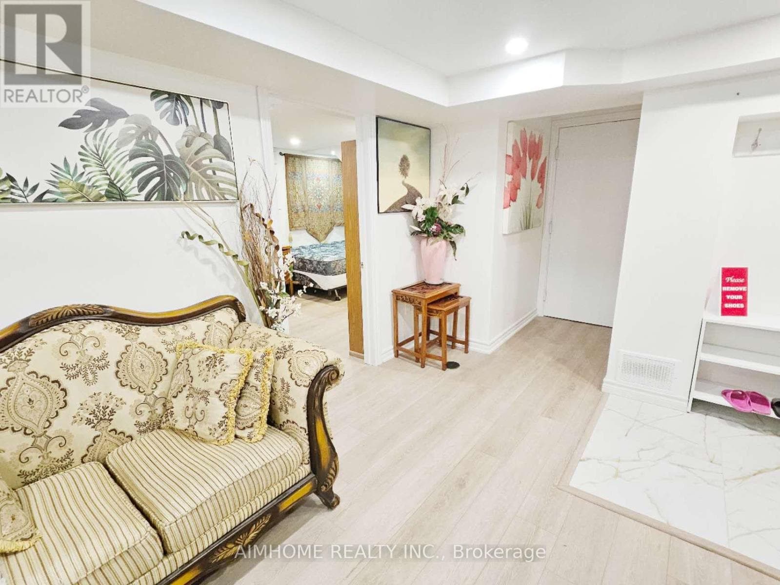 Single Family at 28 Castle Harbour Lane, Markham (Bayview Fairway-Bayview Country Club Estates), Ontario - Photo 7 - RE/MAX Garden City Realty