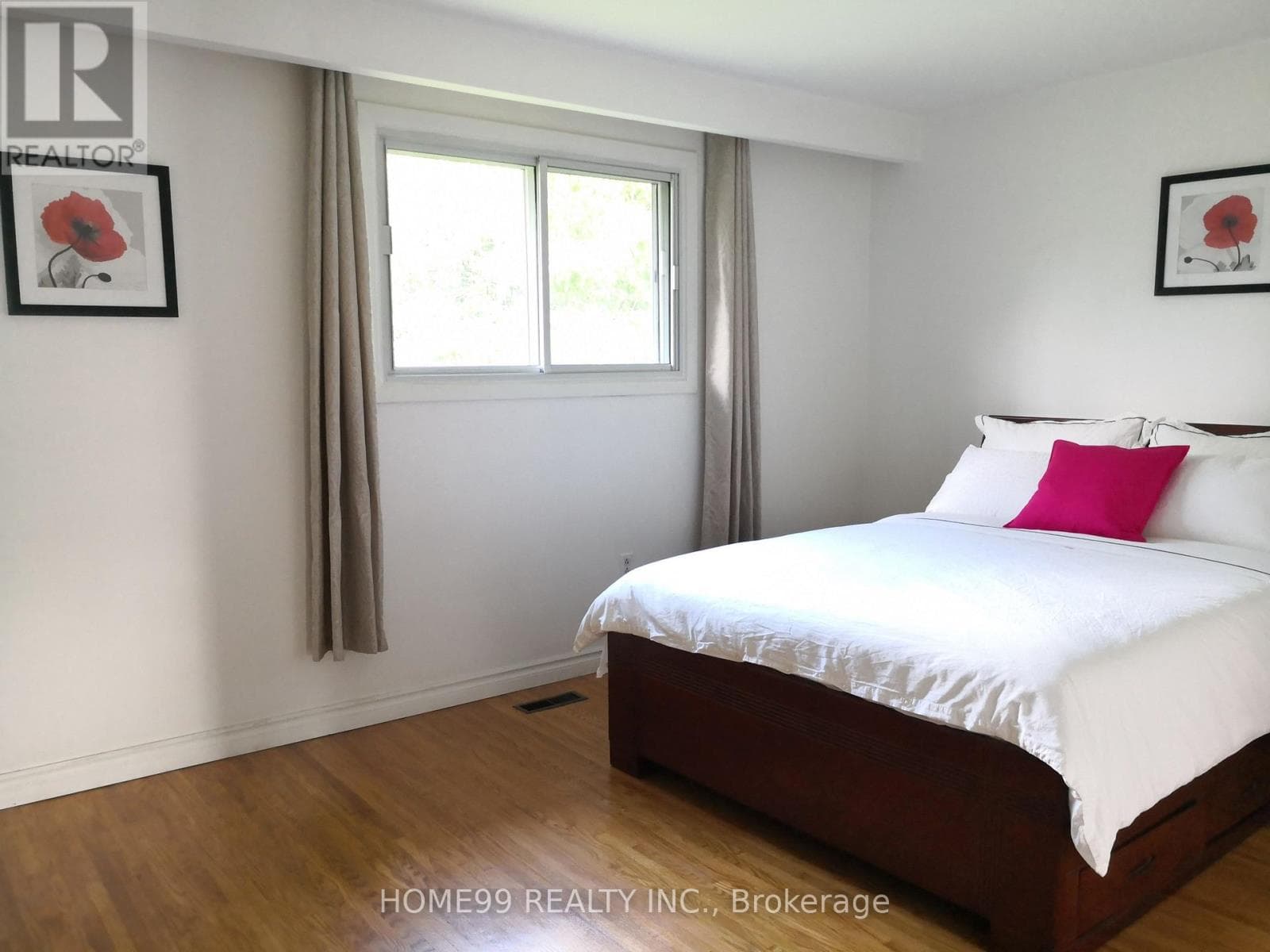 Single Family at upper- 137 Pineway Boulevard, Toronto (Bayview Woods-Steeles), Ontario - Photo 2 - RE/MAX Garden City Realty