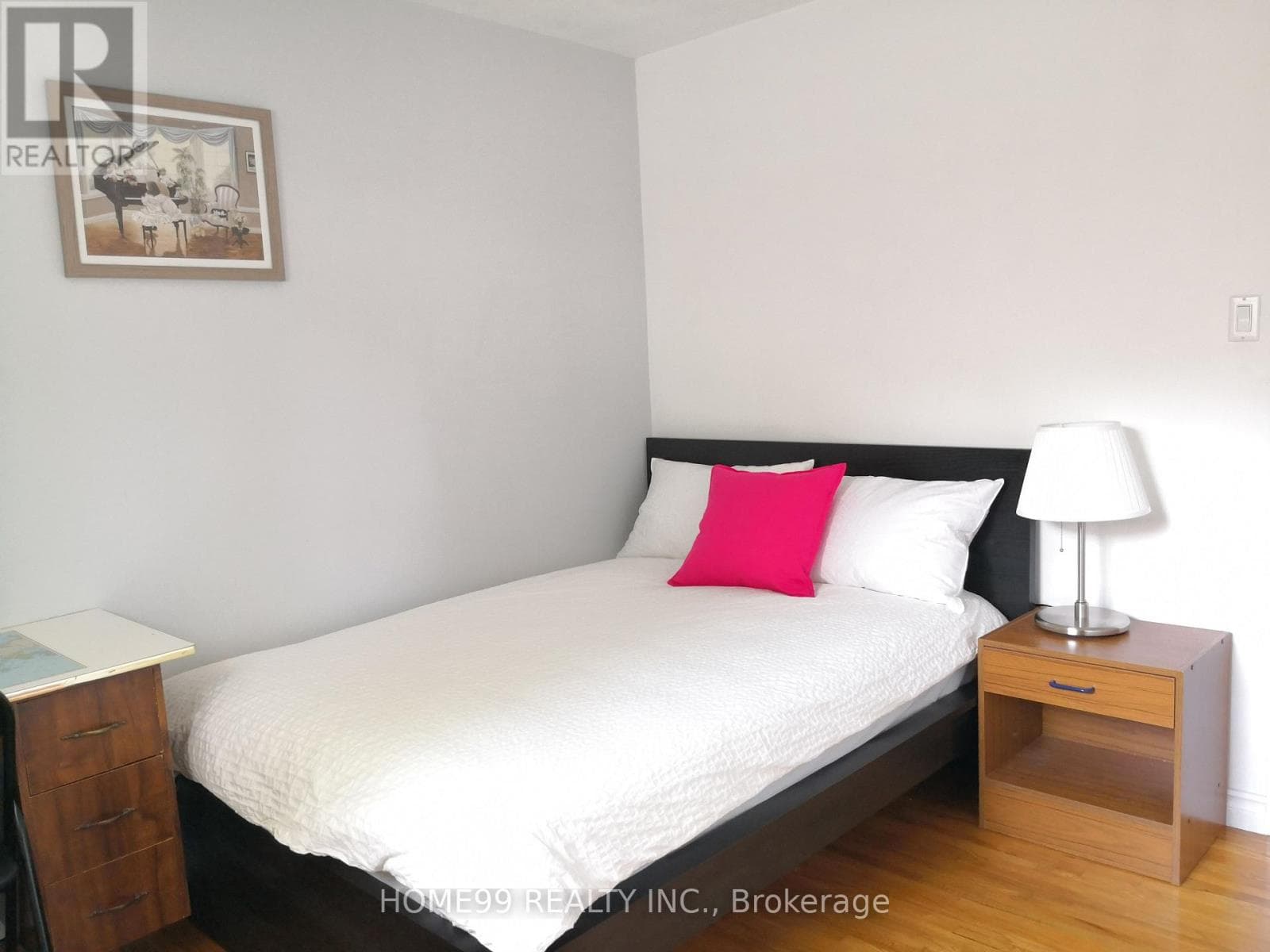 Single Family at upper- 137 Pineway Boulevard, Toronto (Bayview Woods-Steeles), Ontario - Photo 5 - RE/MAX Garden City Realty