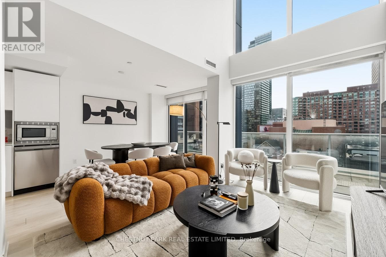 405- 18 Maitland Terrace