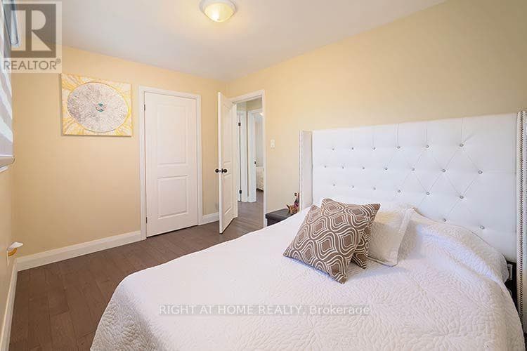 Single Family at 304 Roywood Crescent, Newmarket (Central Newmarket), Ontario - Photo 7 - RE/MAX Garden City Realty