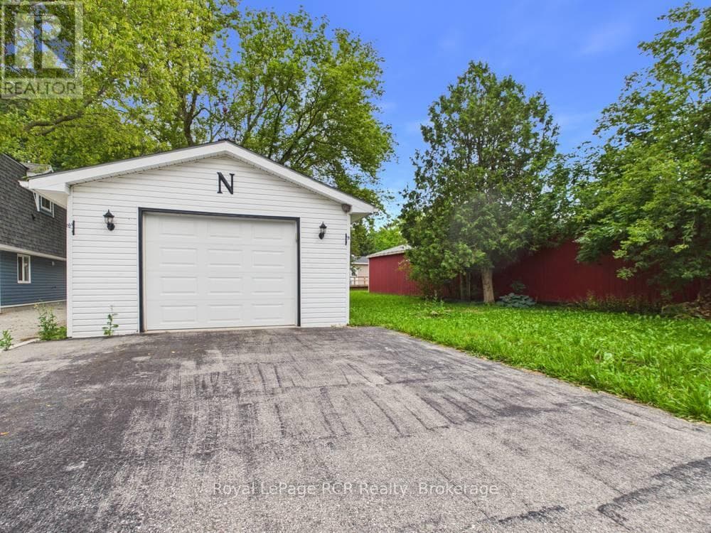 Single Family at 106 King Street, Kincardine, Ontario - Photo 3 - RE/MAX Garden City Realty