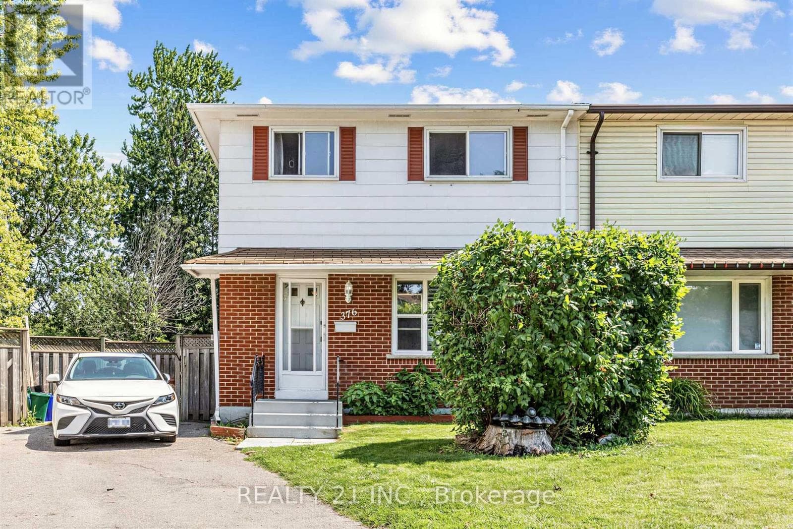 Single Family at 376 Vancouver Crescent, Oshawa (Vanier), Ontario - Photo 2 - RE/MAX Garden City Realty