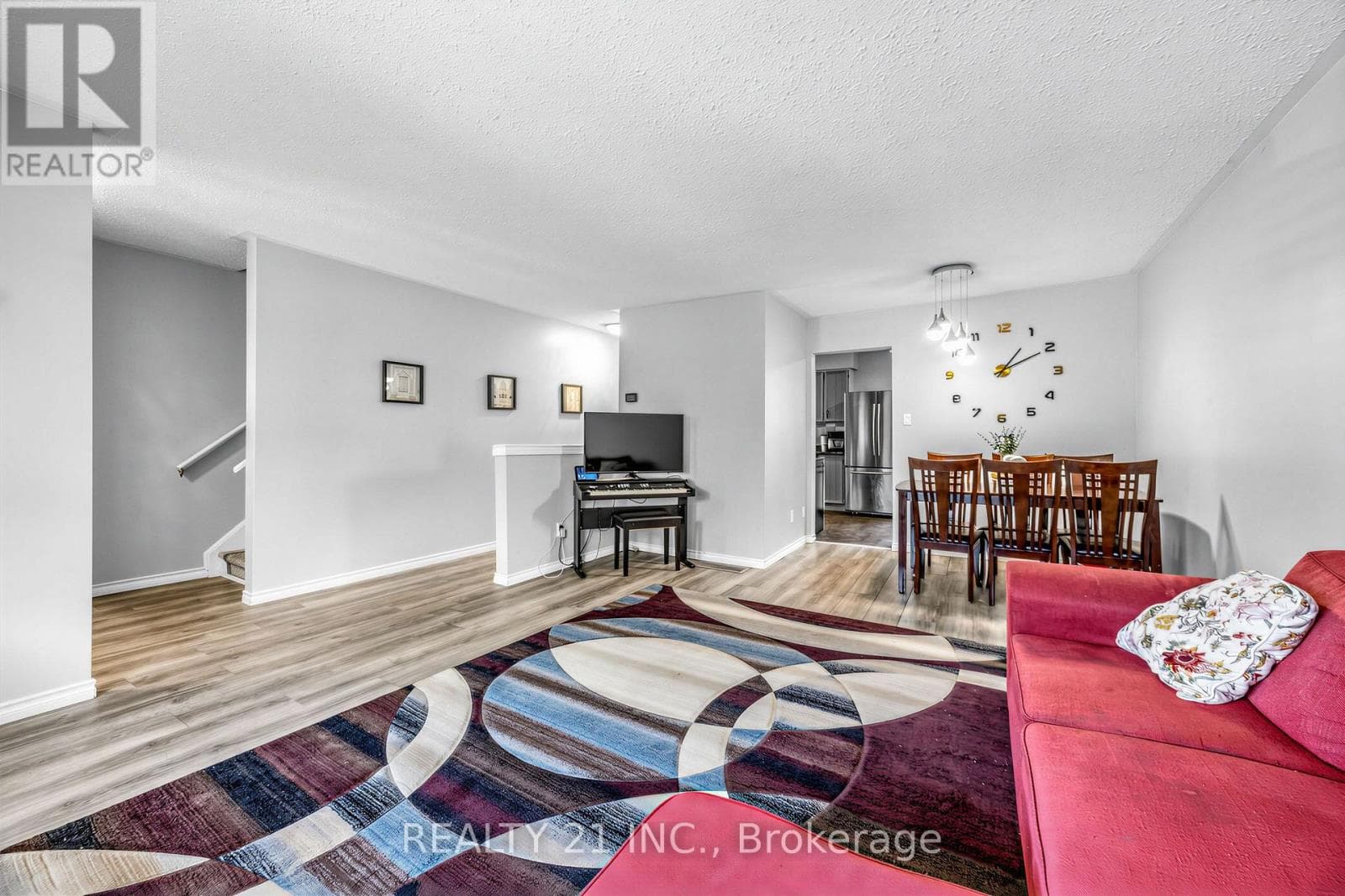 Single Family at 376 Vancouver Crescent, Oshawa (Vanier), Ontario - Photo 4 - RE/MAX Garden City Realty