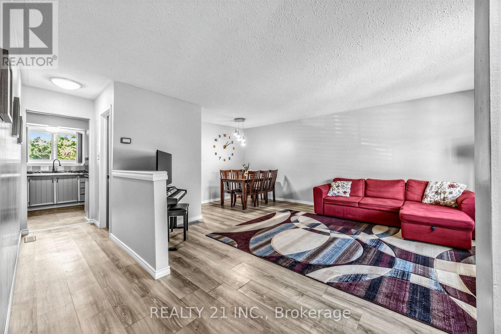 Single Family at 376 Vancouver Crescent, Oshawa (Vanier), Ontario - Photo 8 - RE/MAX Garden City Realty