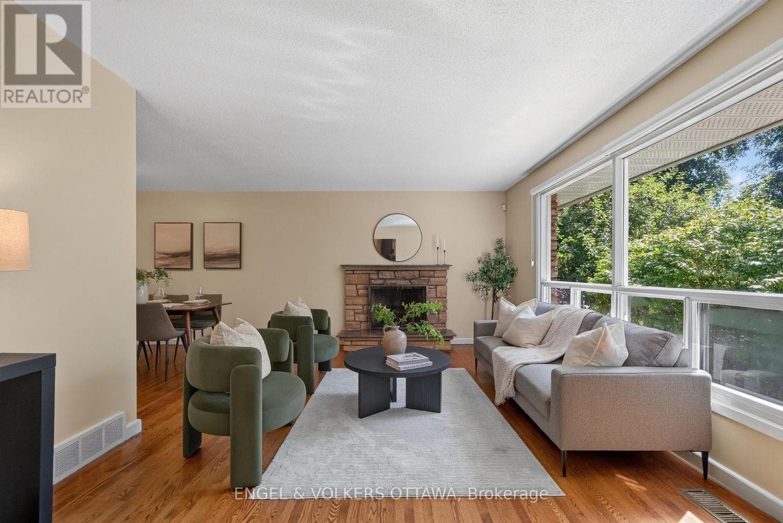 Single Family at 905 Garwood Avenue, Ottawa, Ontario - Photo 6 - RE/MAX Garden City Realty