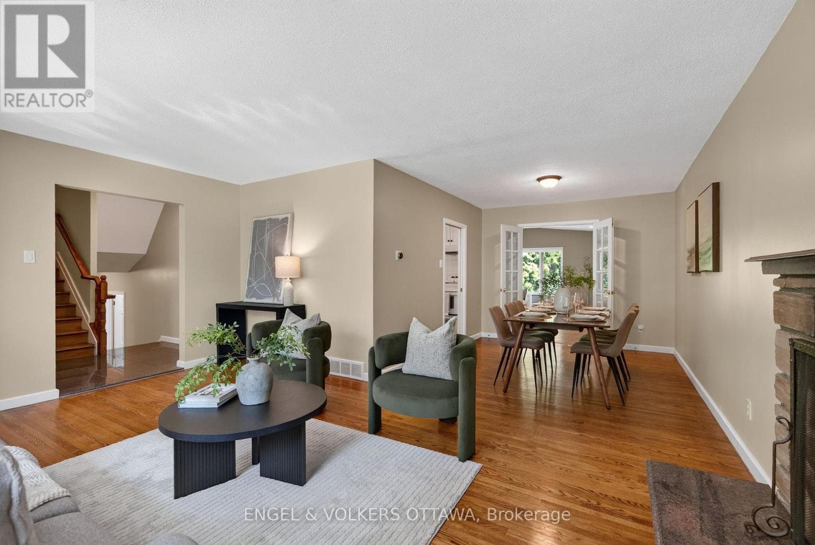 Single Family at 905 Garwood Avenue, Ottawa, Ontario - Photo 9 - RE/MAX Garden City Realty