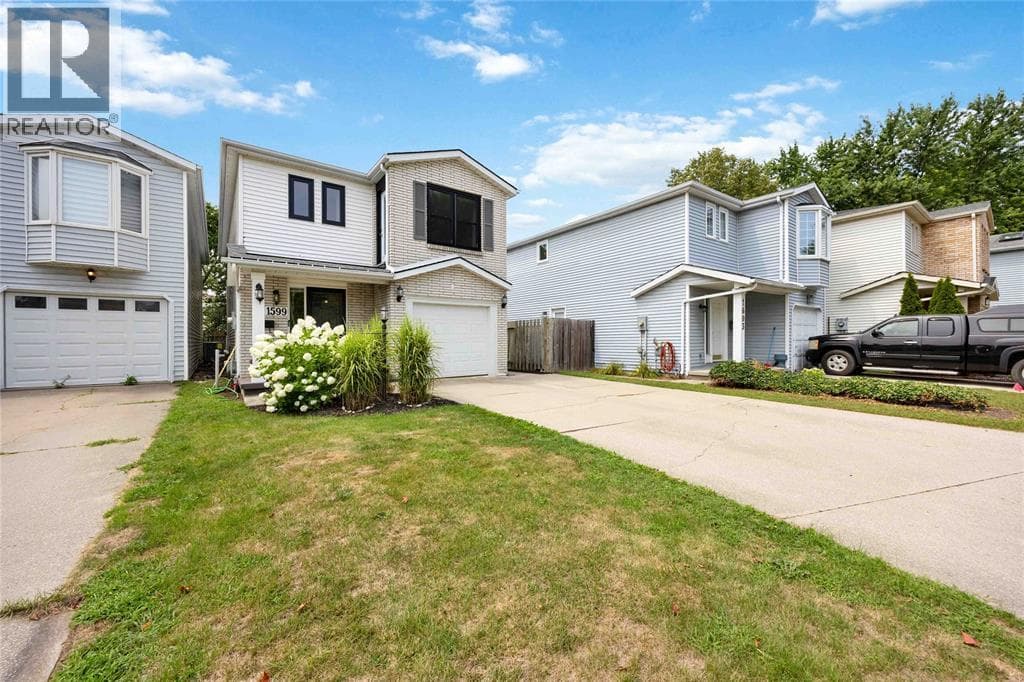 Single Family at 1599 MURPHY Road, Sarnia, Ontario - Photo 3 - RE/MAX Garden City Realty