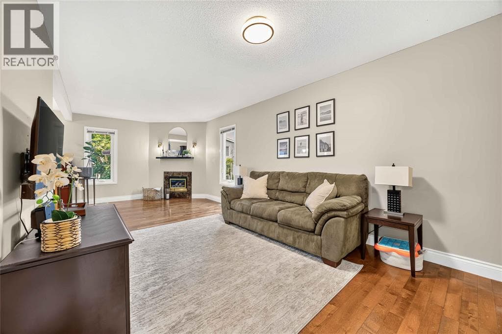 Single Family at 1599 MURPHY Road, Sarnia, Ontario - Photo 5 - RE/MAX Garden City Realty