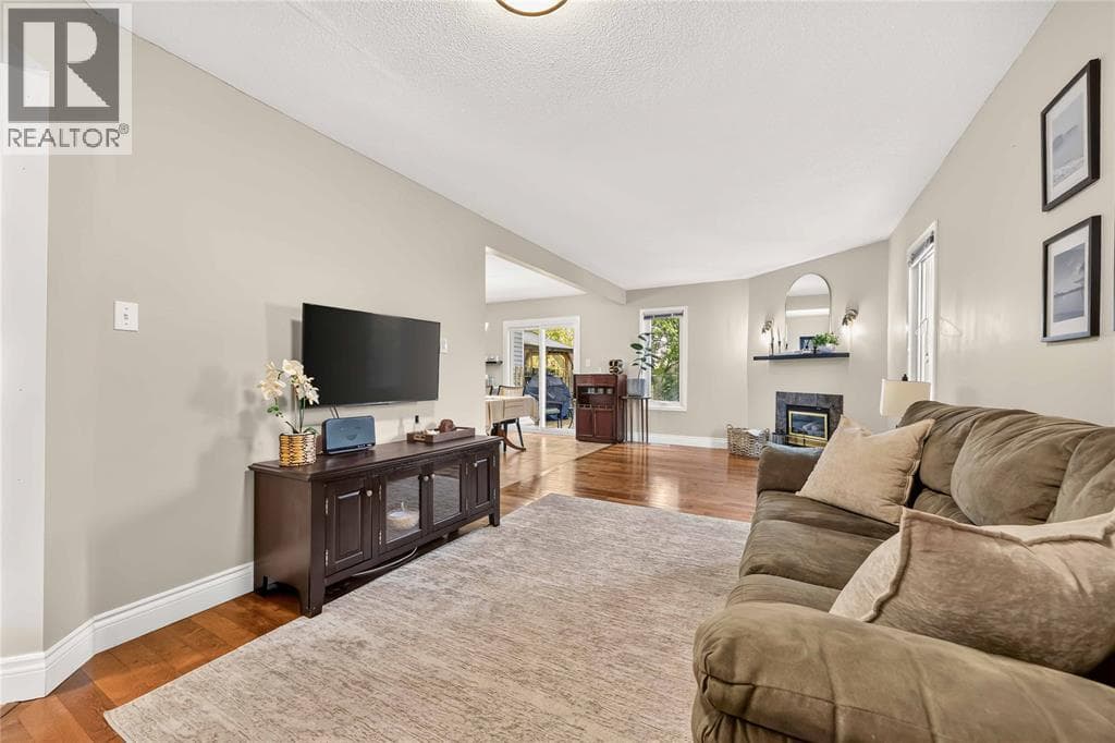Single Family at 1599 MURPHY Road, Sarnia, Ontario - Photo 6 - RE/MAX Garden City Realty