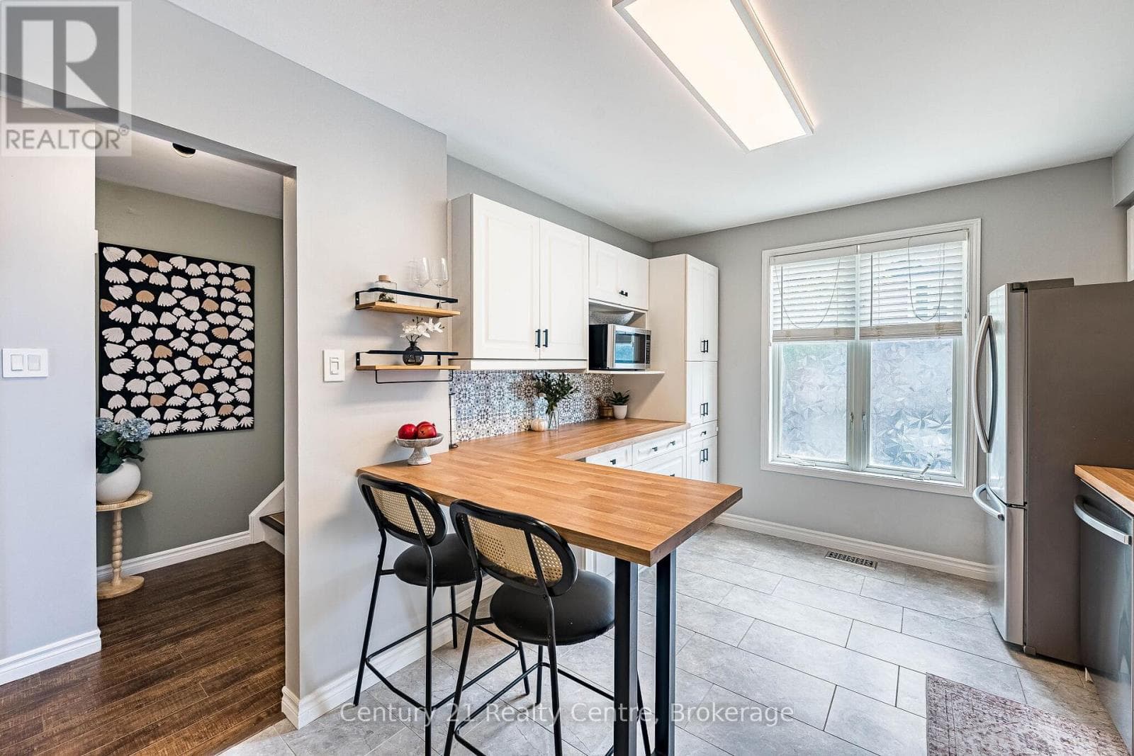 Single Family at 1537 Westminster Place, Burlington (Mountainside), Ontario - Photo 8 - RE/MAX Garden City Realty