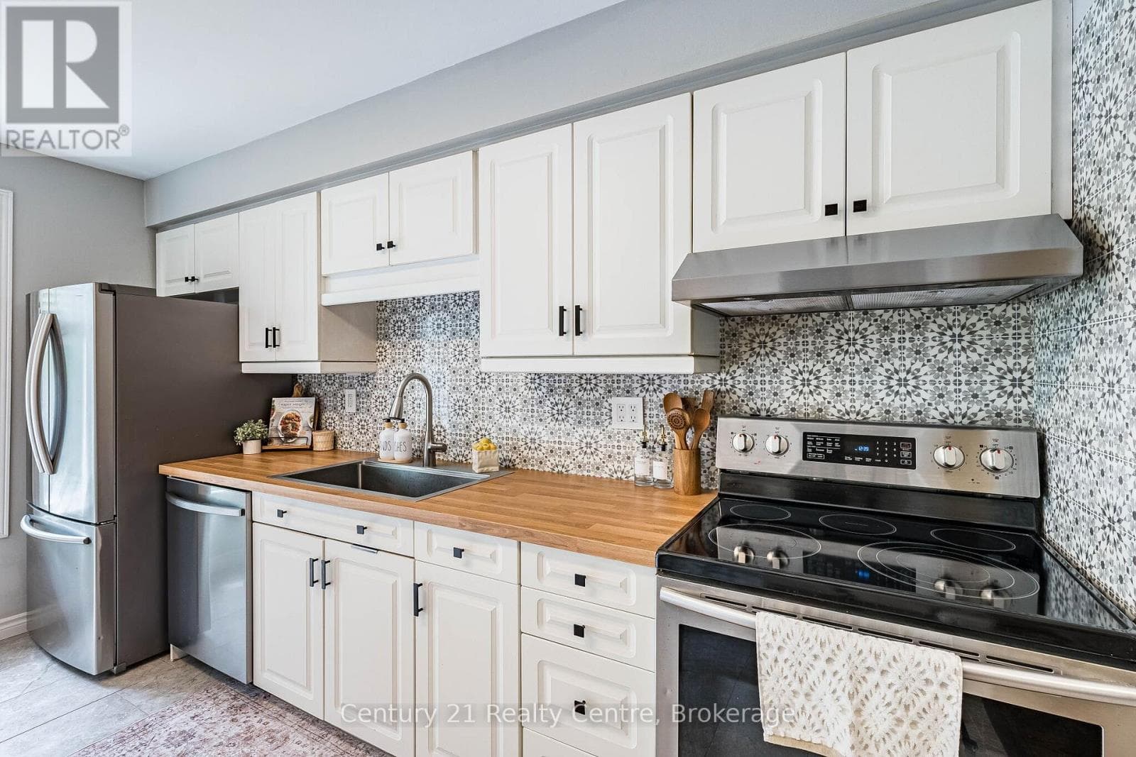 Single Family at 1537 Westminster Place, Burlington (Mountainside), Ontario - Photo 9 - RE/MAX Garden City Realty