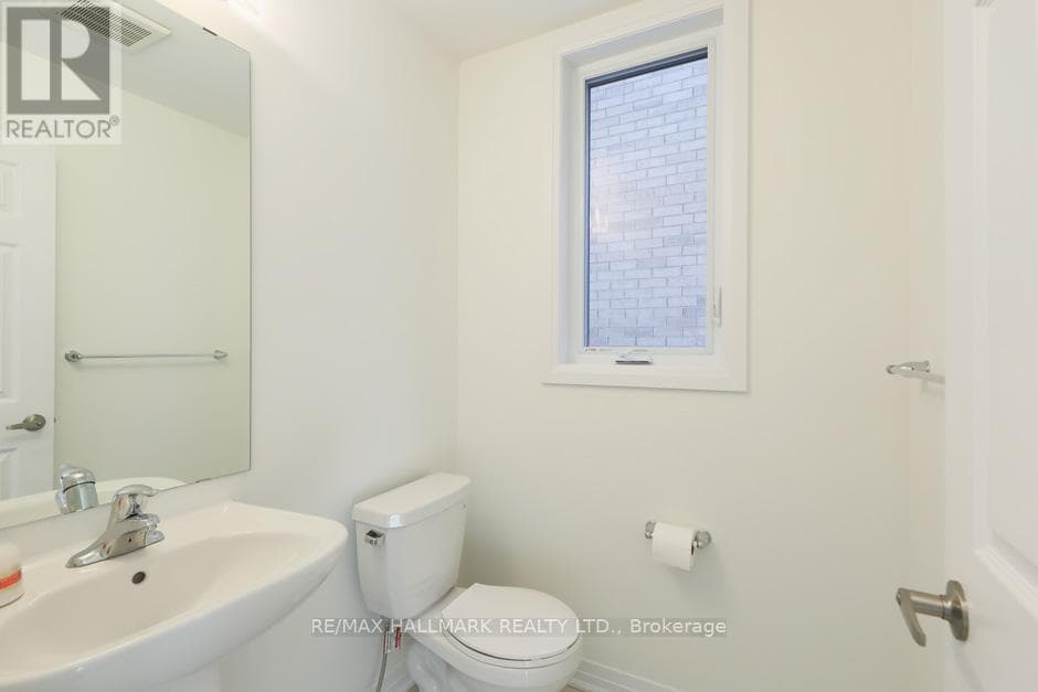 Single Family at 58 Masters Street, Welland (Dain City), Ontario - Photo 7 - RE/MAX Garden City Realty
