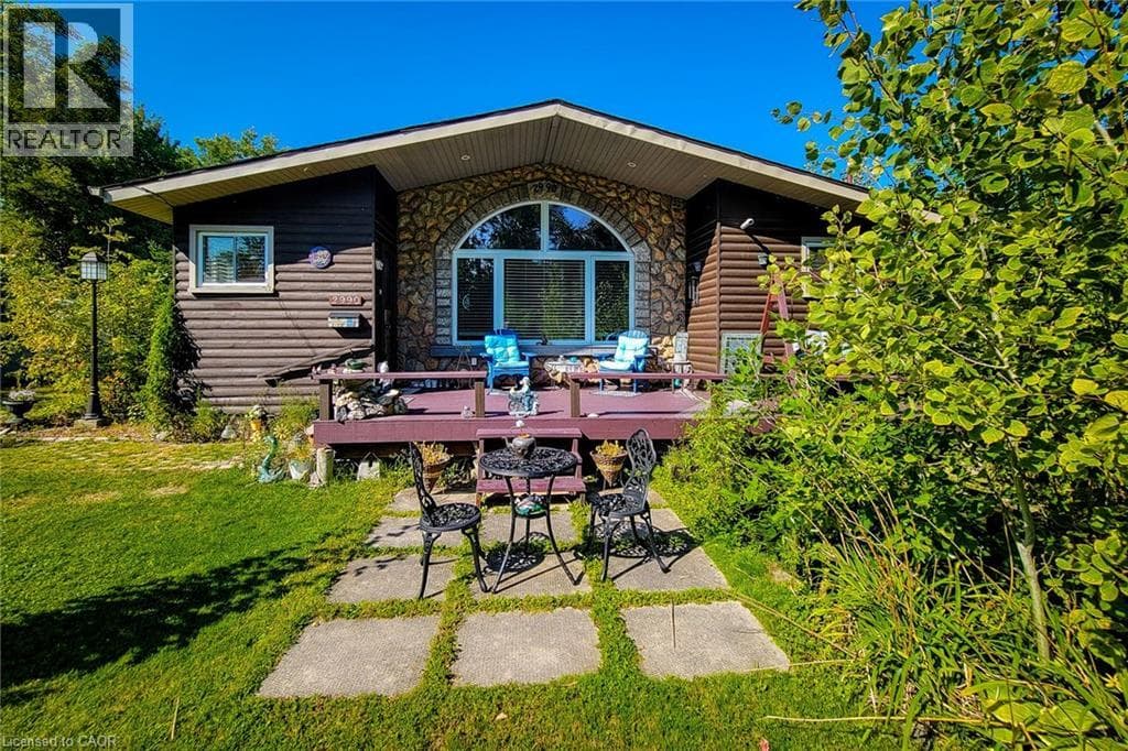 Single Family at 2990 POPLAR Avenue, Fort Erie, Ontario - Photo 2 - RE/MAX Garden City Realty