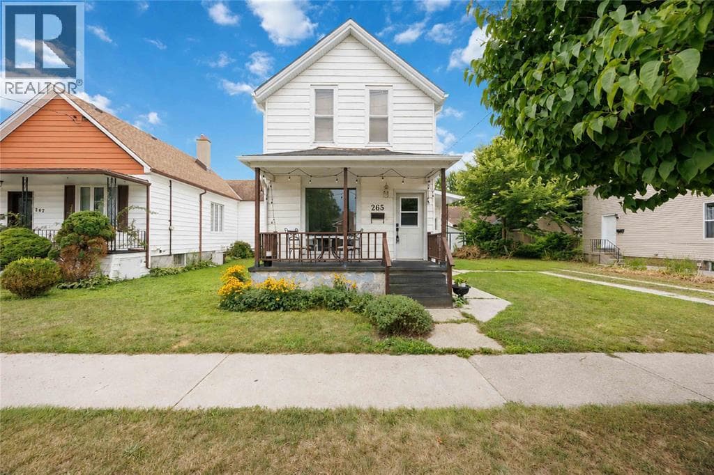 Single Family at 265 MAXWELL Street, Sarnia, Ontario - Photo 2 - RE/MAX Garden City Realty