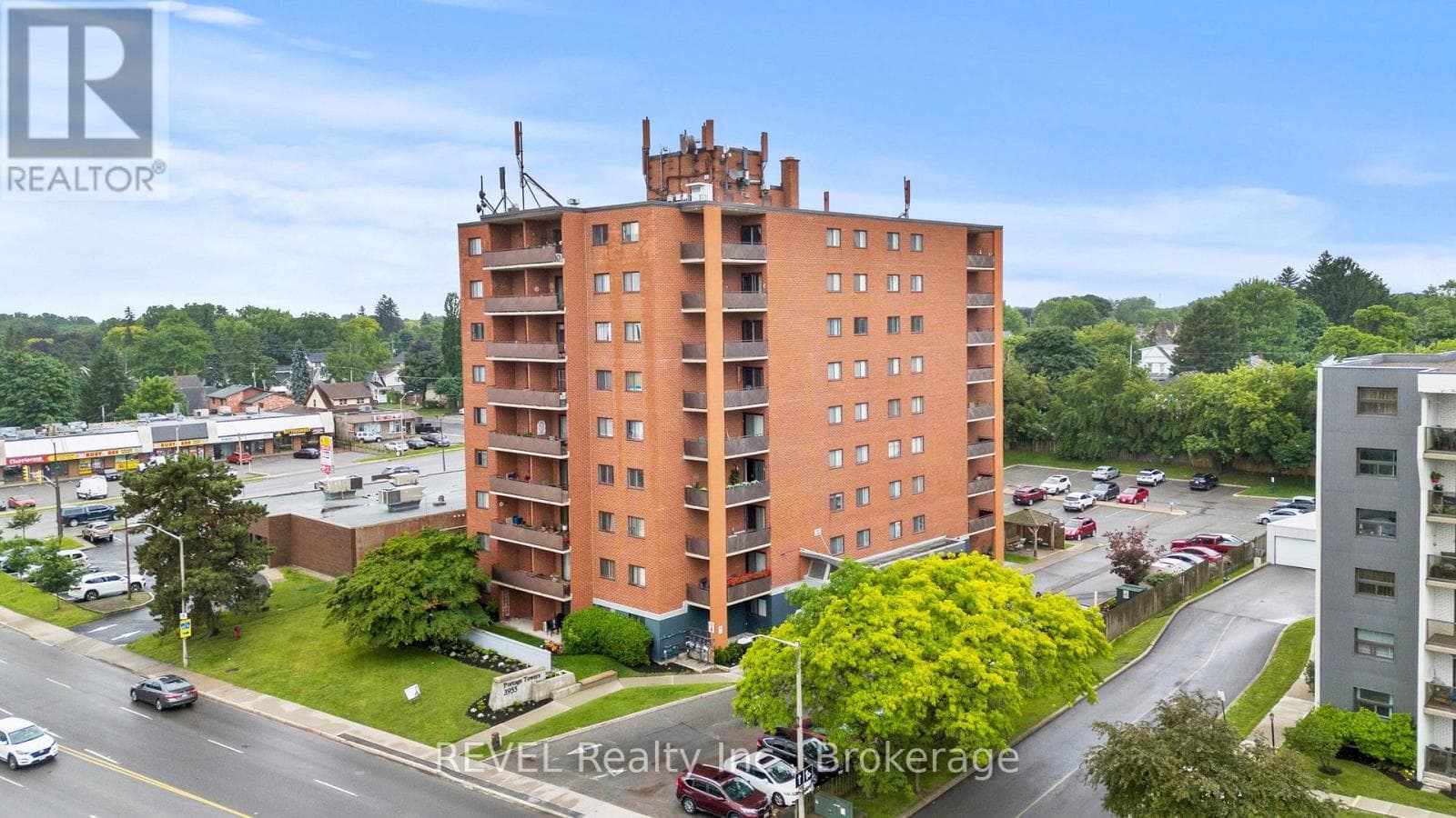 401- 3955 Portage Road