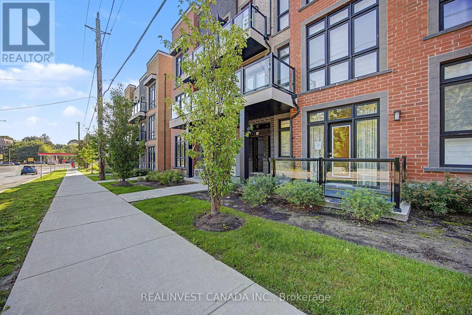 Single Family at 10- 3 Bond Crescent, Richmond Hill (Oak Ridges), Ontario - Photo 4 - RE/MAX Garden City Realty