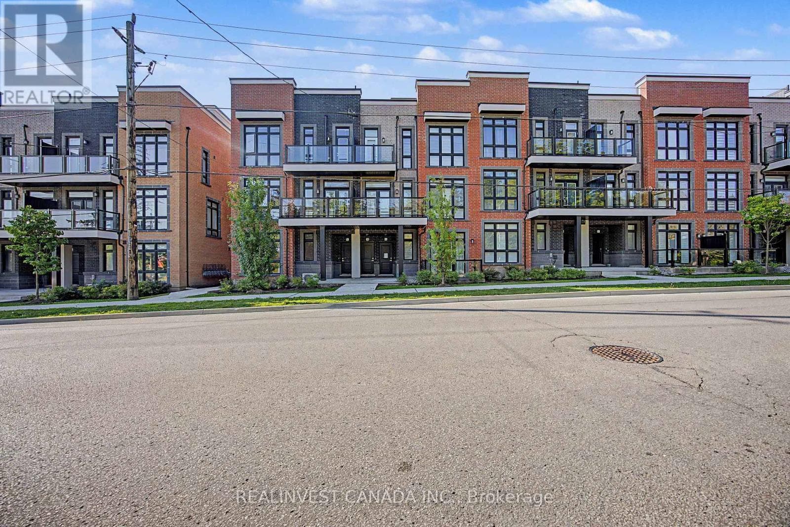 Single Family at 10- 3 Bond Crescent, Richmond Hill (Oak Ridges), Ontario - Photo 5 - RE/MAX Garden City Realty