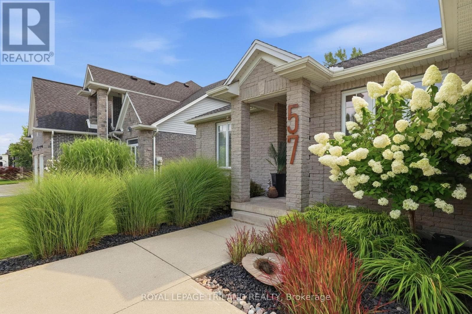 Single Family at 57 Caverhill Crescent, Middlesex Centre (Komoka), Ontario - Photo 4 - RE/MAX Garden City Realty