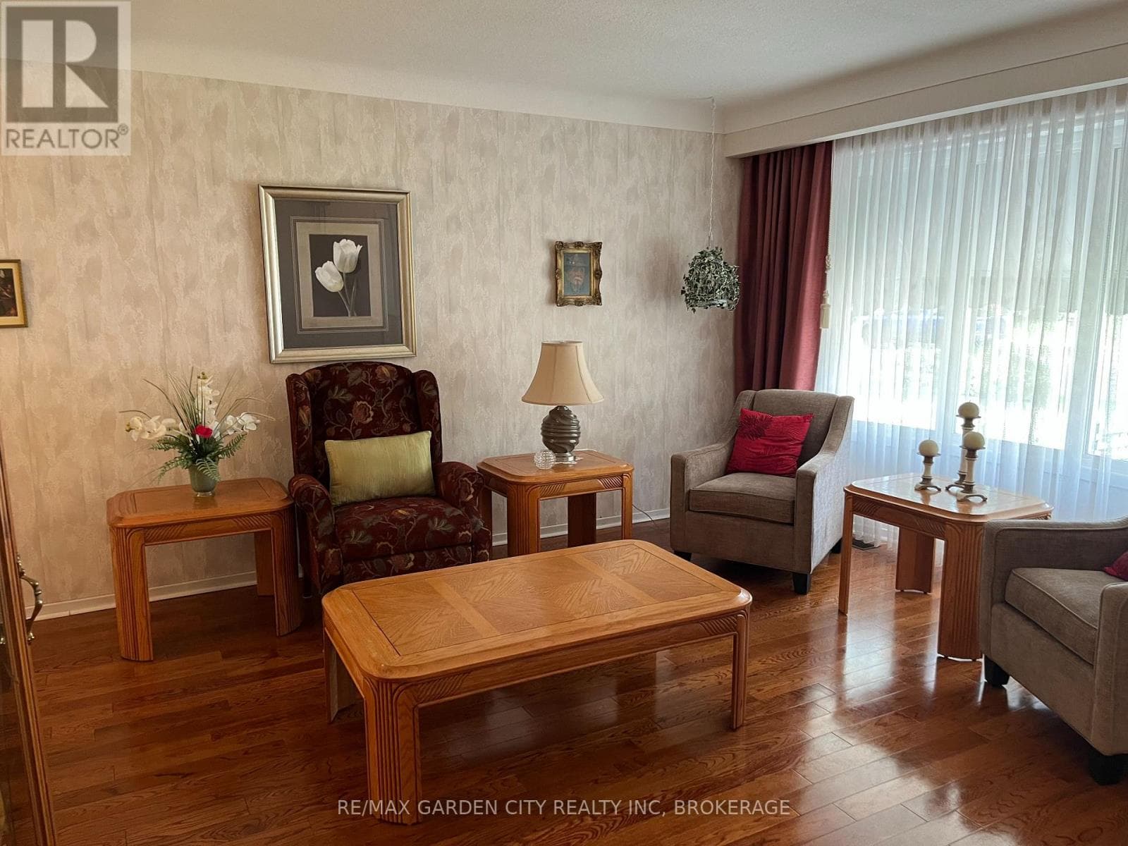 Single Family at 205 Rykert Street, St. Catharines (Rykert/Vansickle), Ontario - Photo 6 - RE/MAX Garden City Realty