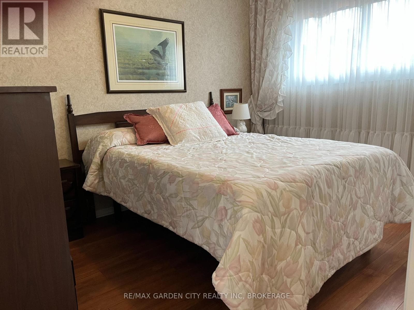Single Family at 205 Rykert Street, St. Catharines (Rykert/Vansickle), Ontario - Photo 8 - RE/MAX Garden City Realty