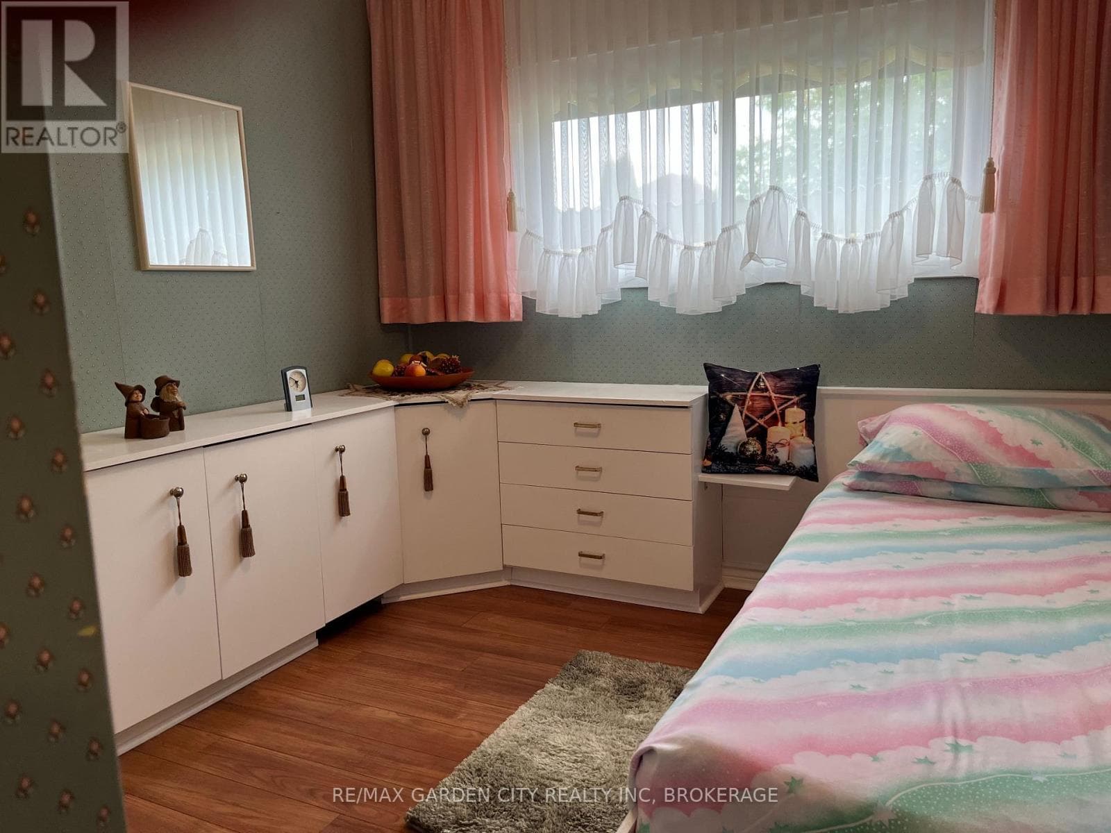 Single Family at 205 Rykert Street, St. Catharines (Rykert/Vansickle), Ontario - Photo 9 - RE/MAX Garden City Realty