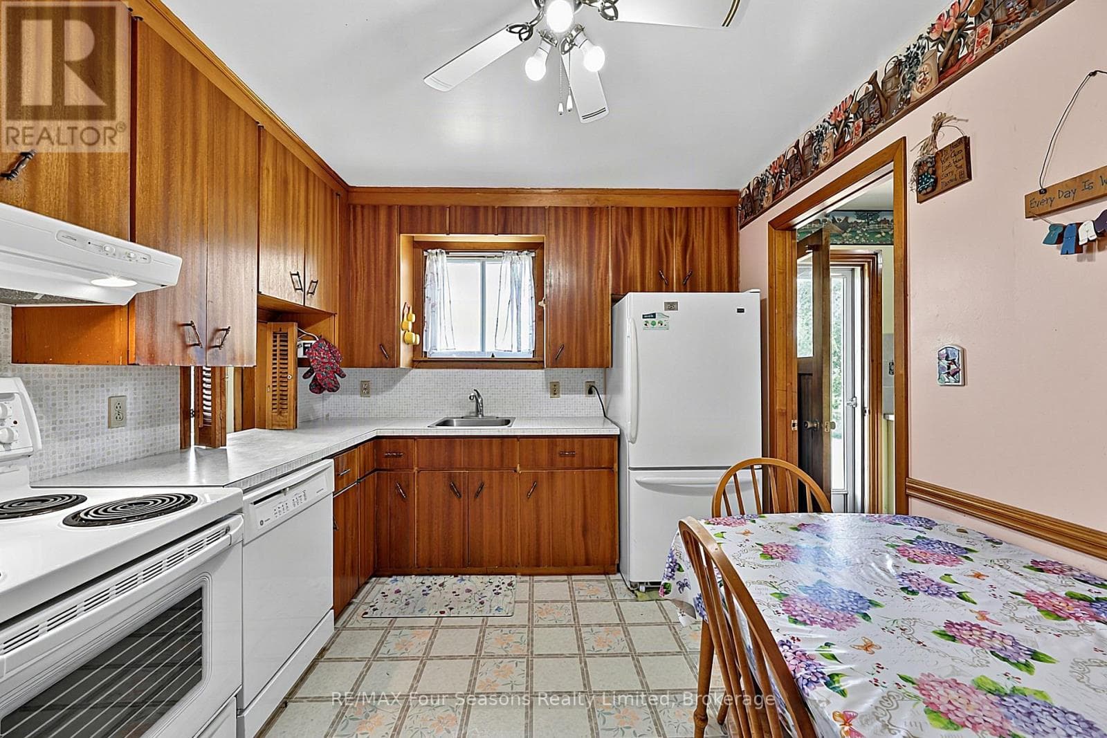 Single Family at 2140 5th Corners, Clearview, Ontario - Photo 2 - RE/MAX Garden City Realty