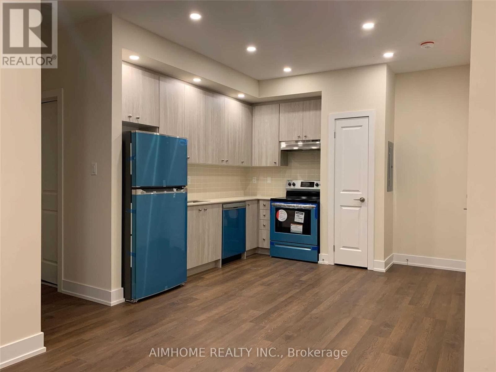 Single Family at 17- 9 Phelps Lane, Richmond Hill (Oak Ridges), Ontario - Photo 2 - RE/MAX Garden City Realty