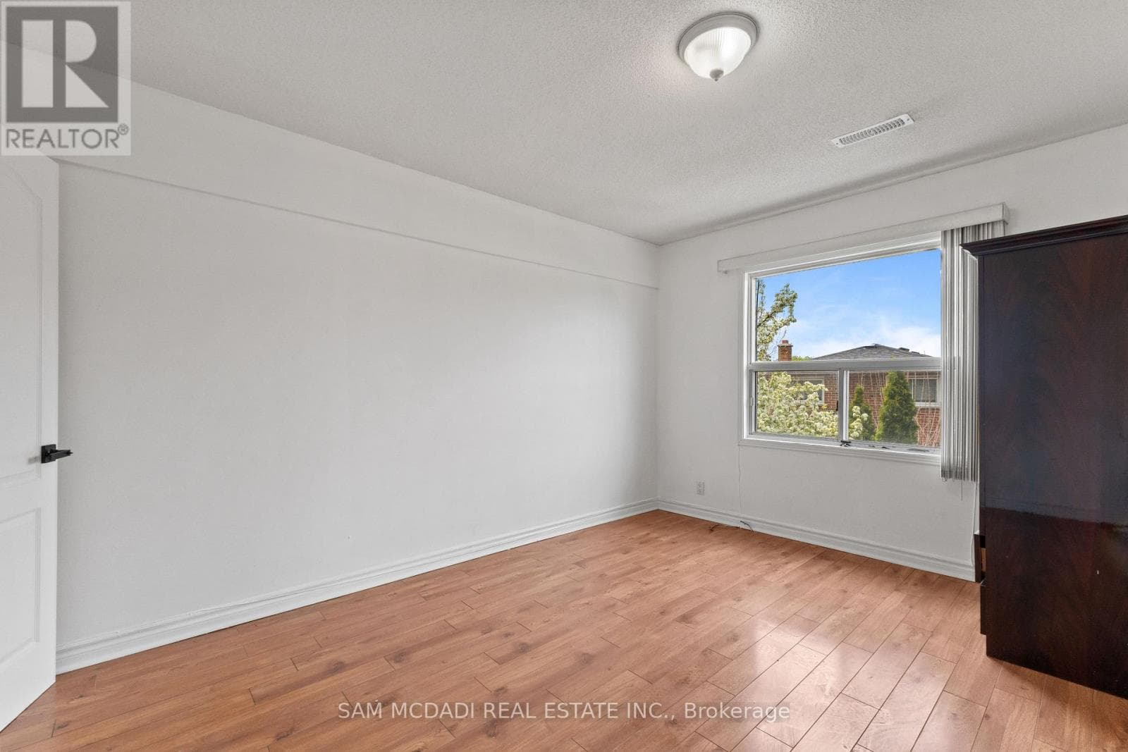 Single Family at 3- 2922 Islington Avenue, Toronto (Humber Summit), Ontario - Photo 10 - RE/MAX Garden City Realty