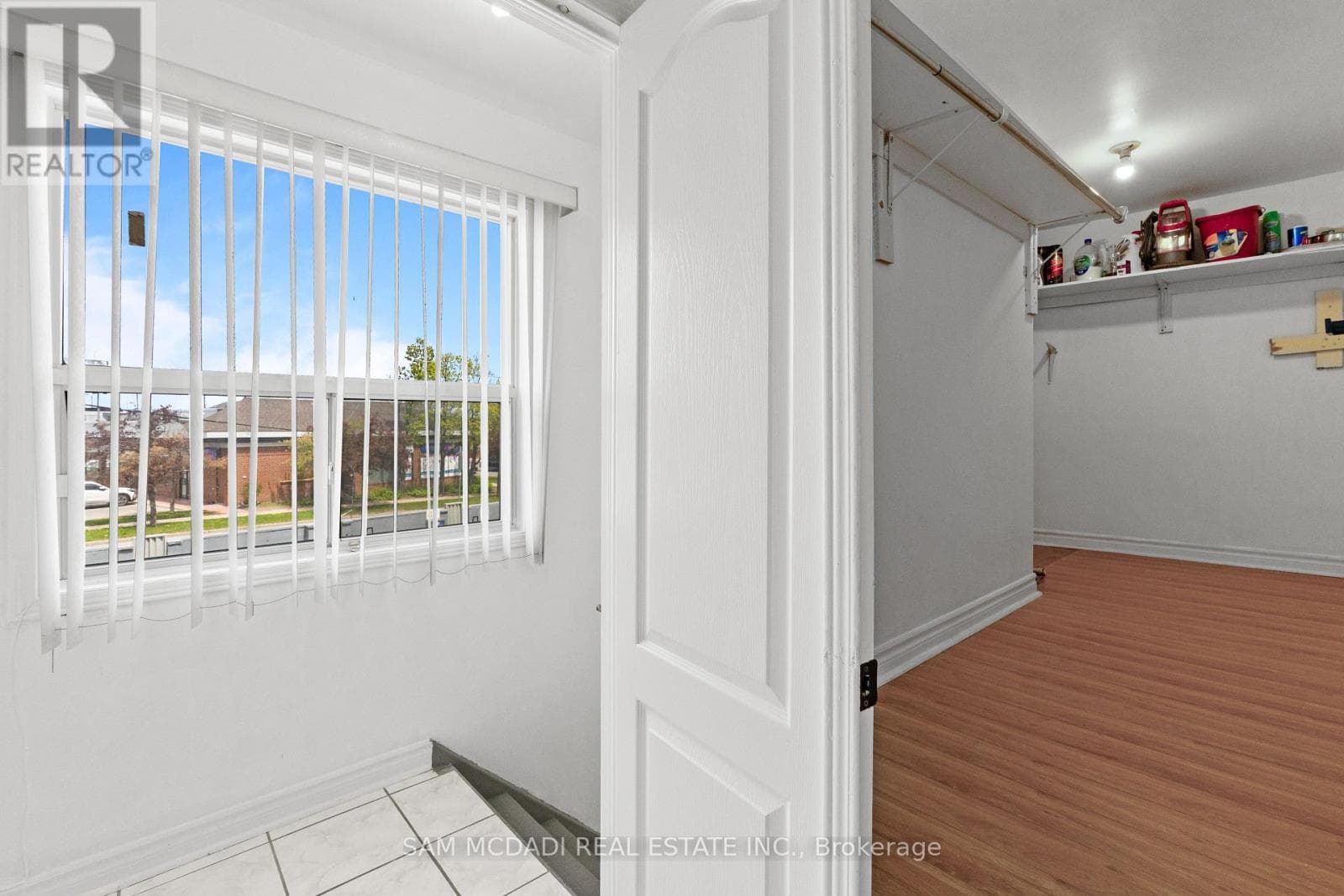 Single Family at 3- 2922 Islington Avenue, Toronto (Humber Summit), Ontario - Photo 3 - RE/MAX Garden City Realty