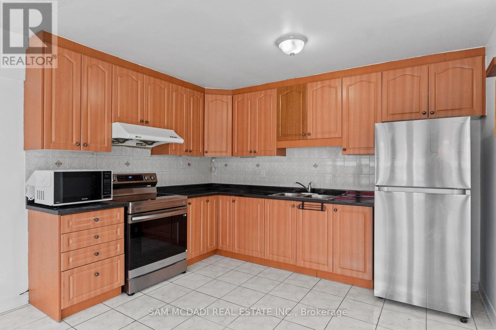 Single Family at 3- 2922 Islington Avenue, Toronto (Humber Summit), Ontario - Photo 5 - RE/MAX Garden City Realty
