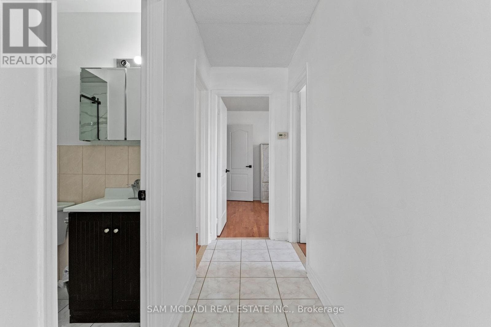 Single Family at 3- 2922 Islington Avenue, Toronto (Humber Summit), Ontario - Photo 7 - RE/MAX Garden City Realty